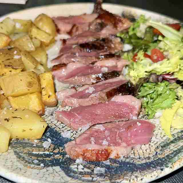Restaurante Atiphico en Santiago de la Ribera
